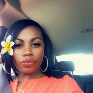 Meet your Posher, Rayven